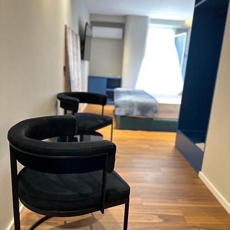 Agate Hotel Self Check In ティラナ エクステリア 写真