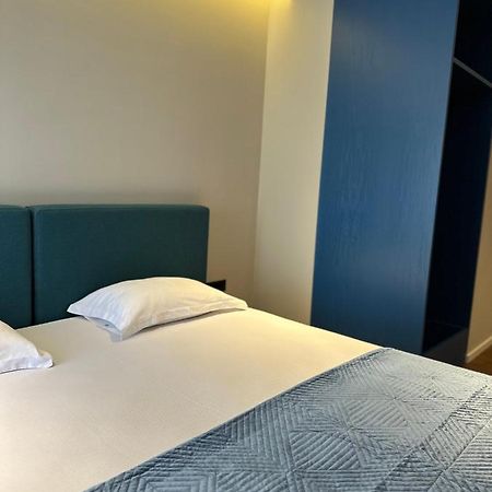 Agate Hotel Self Check In ティラナ エクステリア 写真