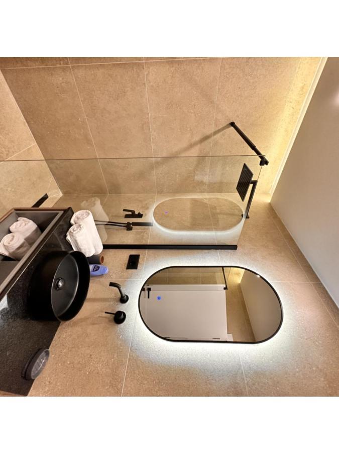 Agate Hotel Self Check In ティラナ エクステリア 写真