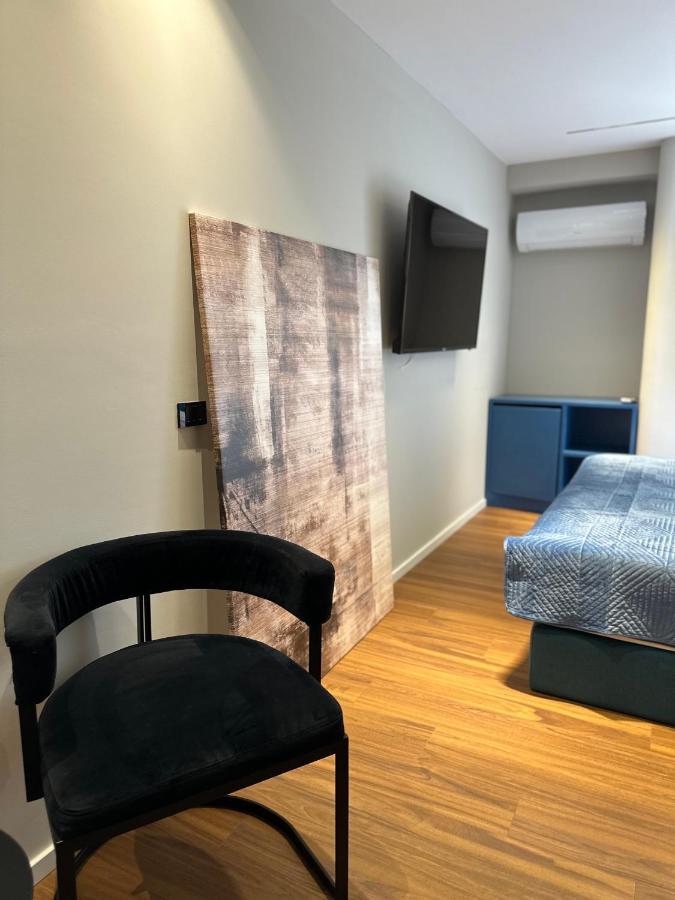 Agate Hotel Self Check In ティラナ エクステリア 写真